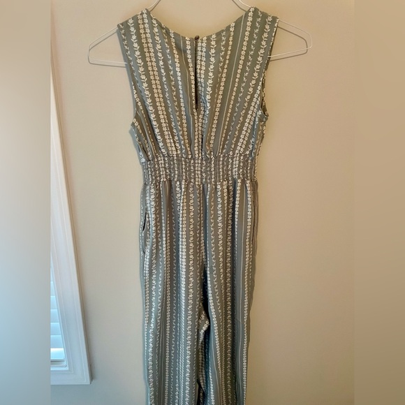 Romper - Picture 2 of 4